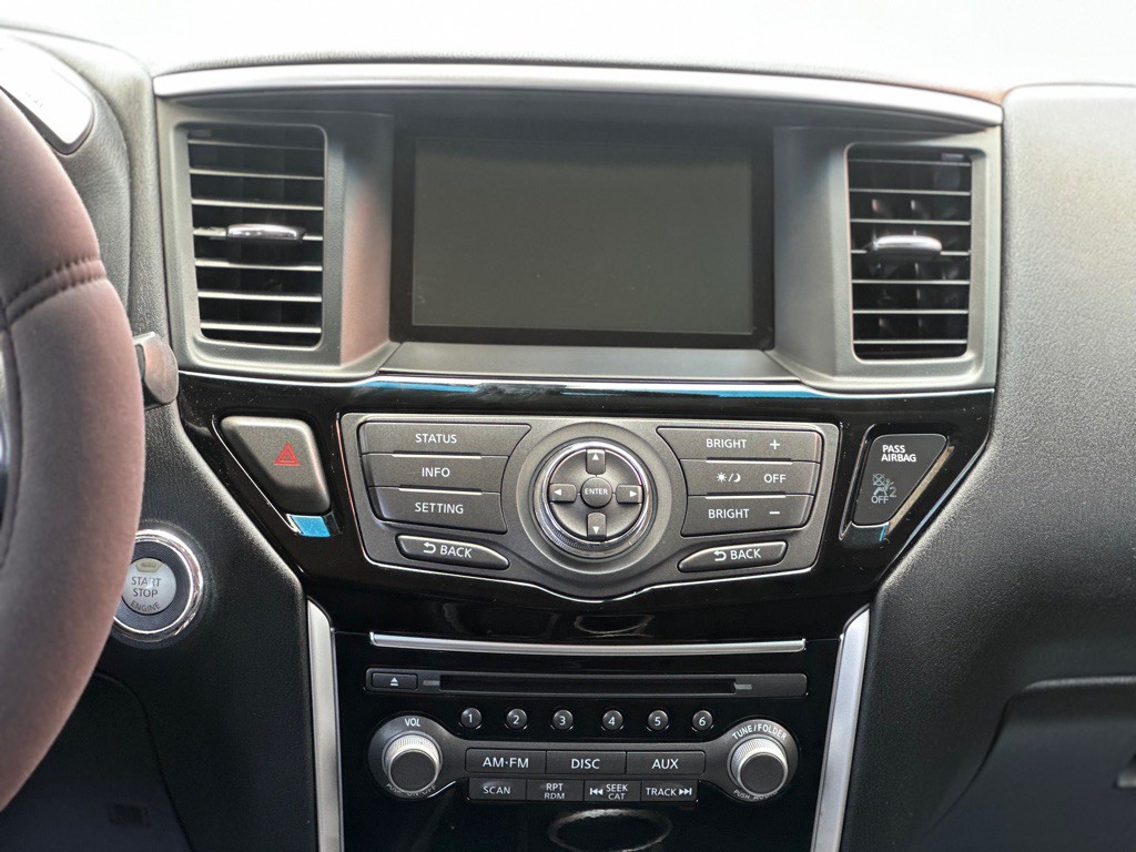 2016 Nissan Pathfinder Image 9