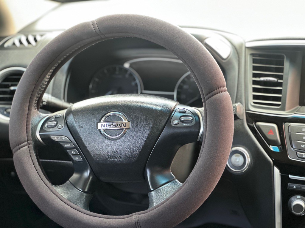 2016 Nissan Pathfinder Image 12