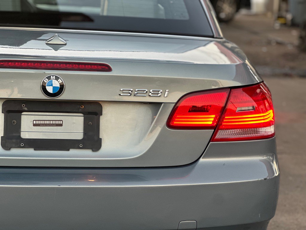 2007 BMW 3 Series Image 12