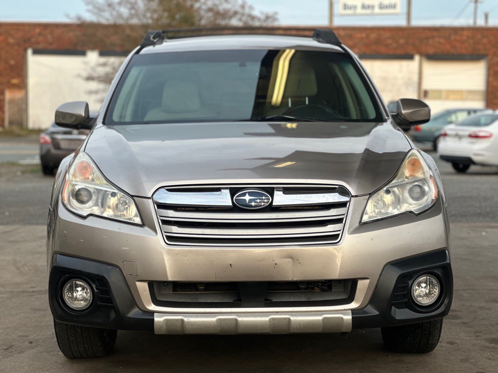 2014 Subaru Outback Image 2