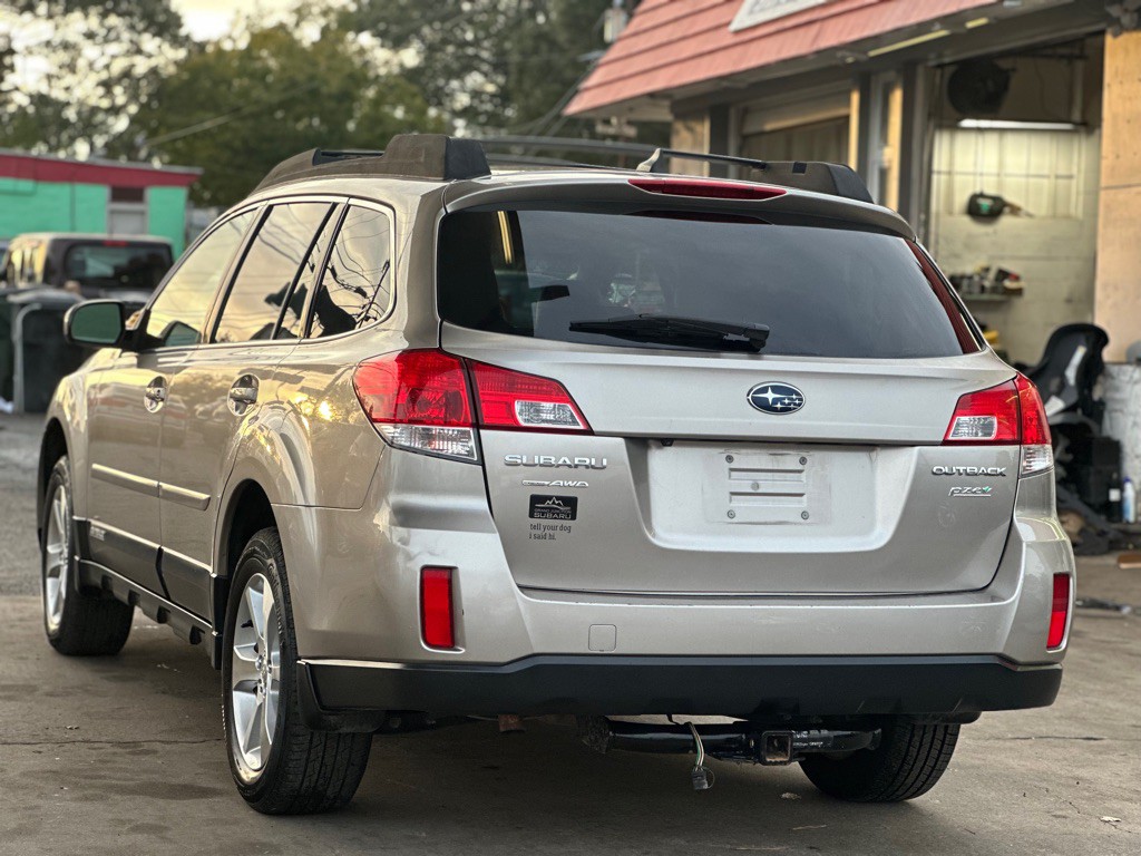 2014 Subaru Outback Image 9