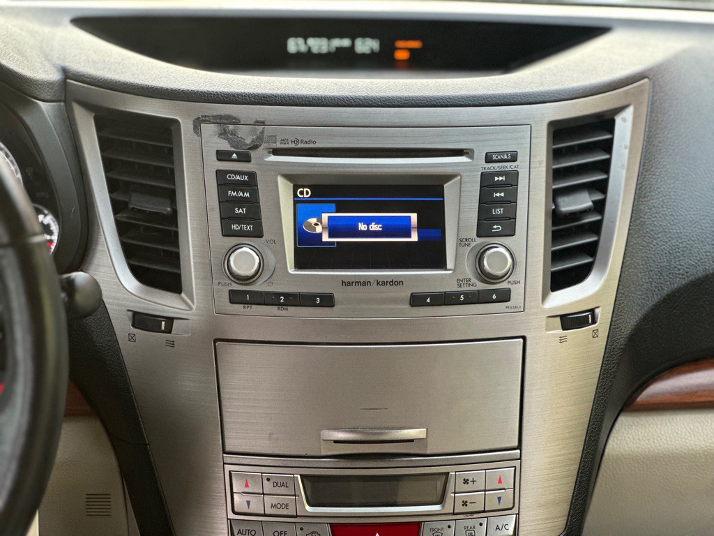 2014 Subaru Outback Image 15