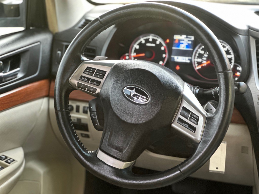 2014 Subaru Outback Image 16