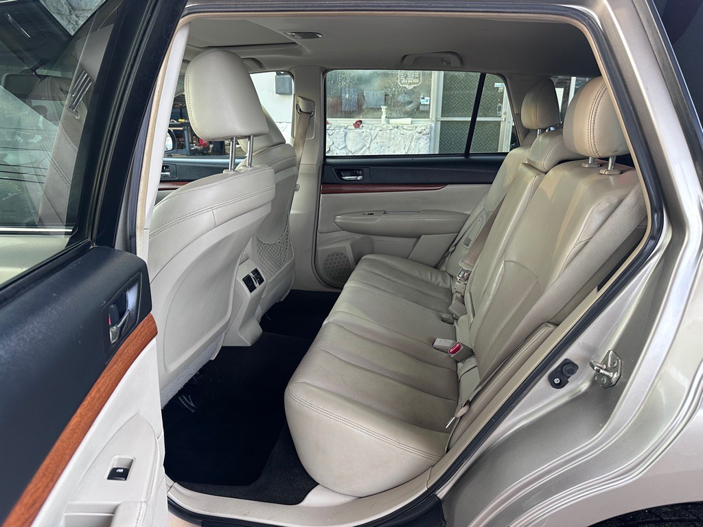 2014 Subaru Outback Image 22