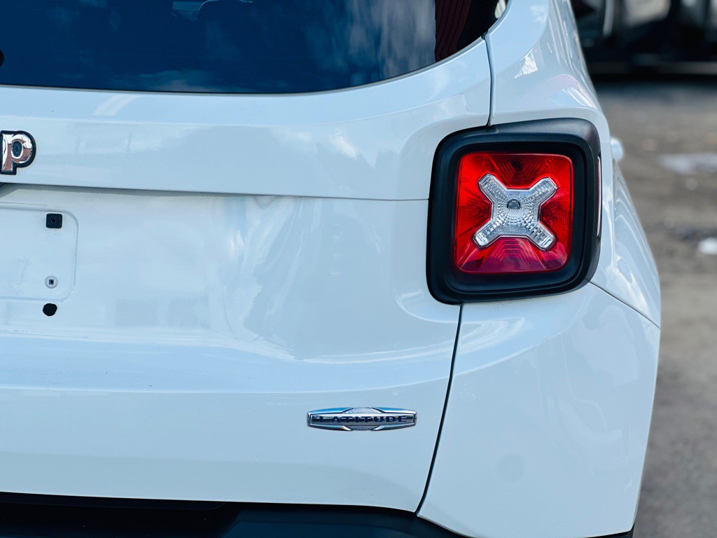 2015 Jeep Renegade Image 8