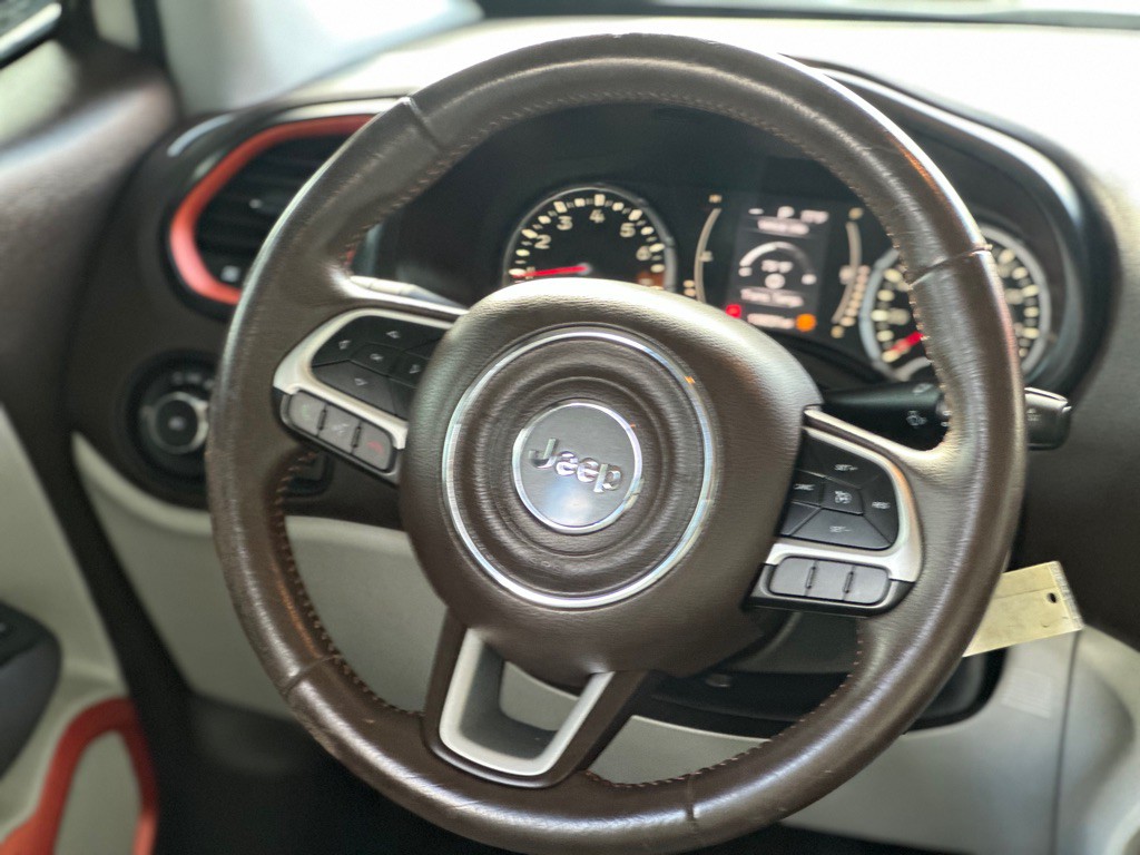 2015 Jeep Renegade Image 13