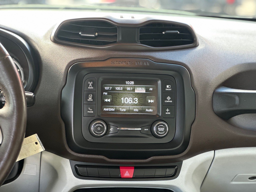 2015 Jeep Renegade Image 14