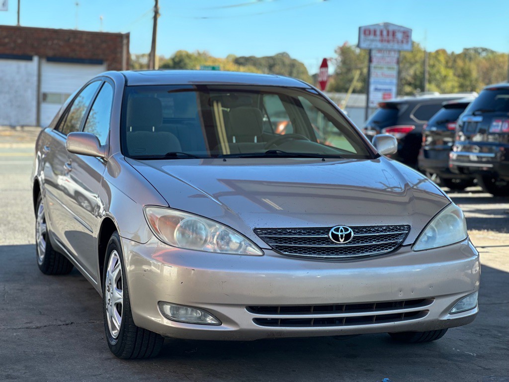 2004 Toyota Camry Image 1