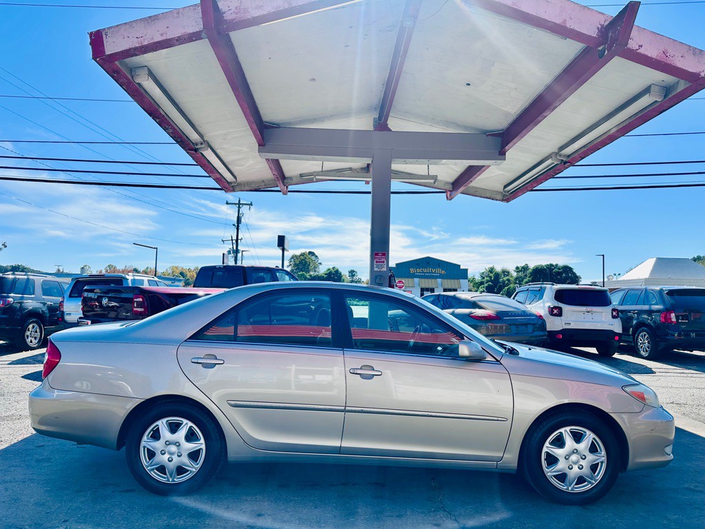 2004 Toyota Camry Image 5