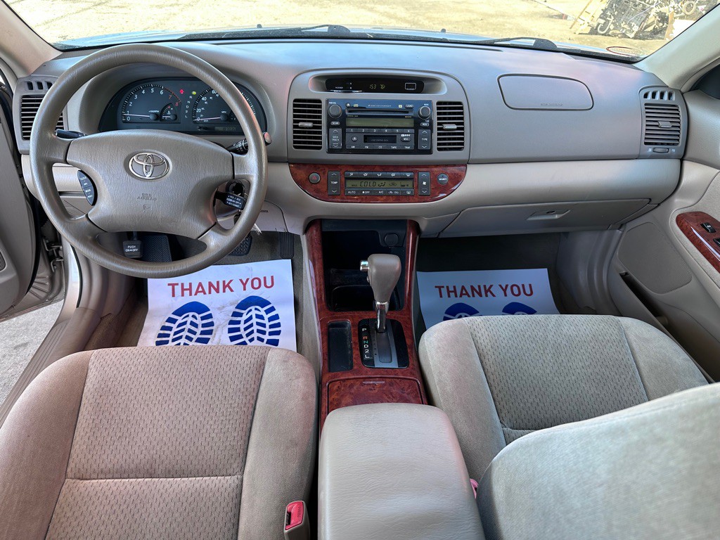 2004 Toyota Camry Image 8