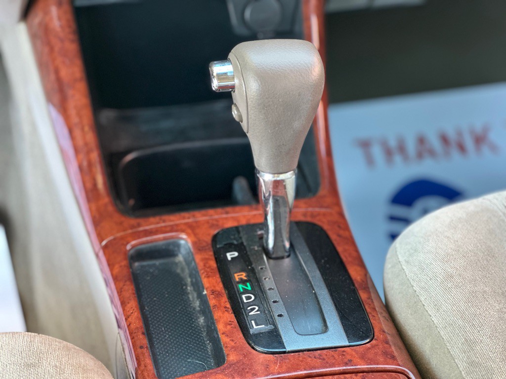 2004 Toyota Camry Image 10