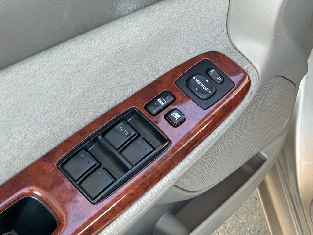 2004 Toyota Camry Image 12