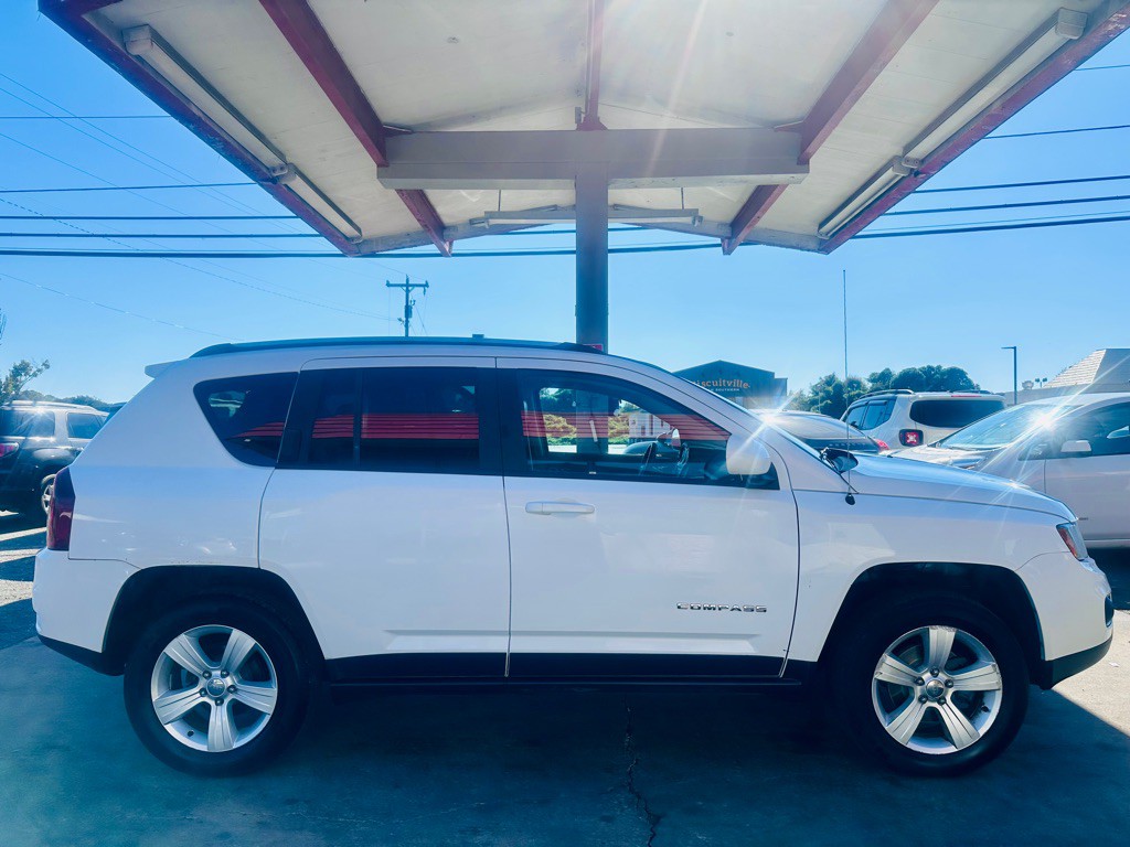 2017 Jeep Compass Image 5