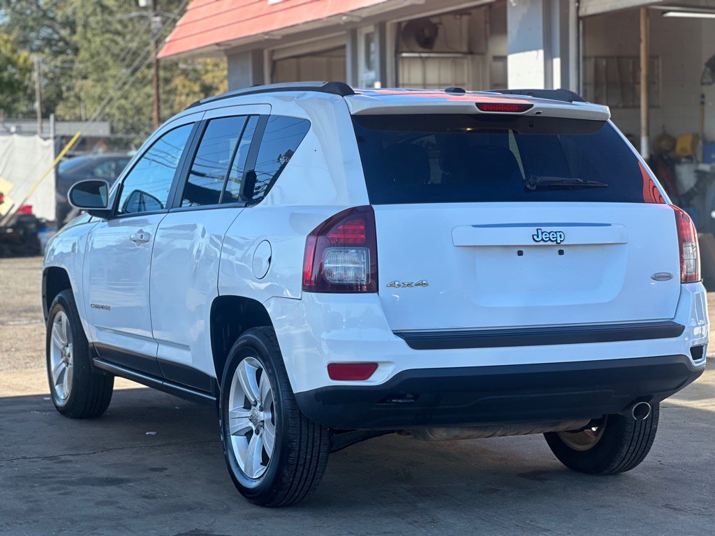 2017 Jeep Compass Image 8