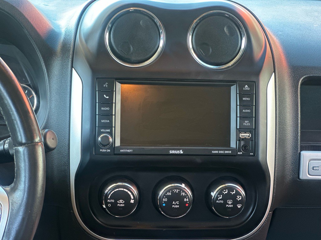 2017 Jeep Compass Image 10