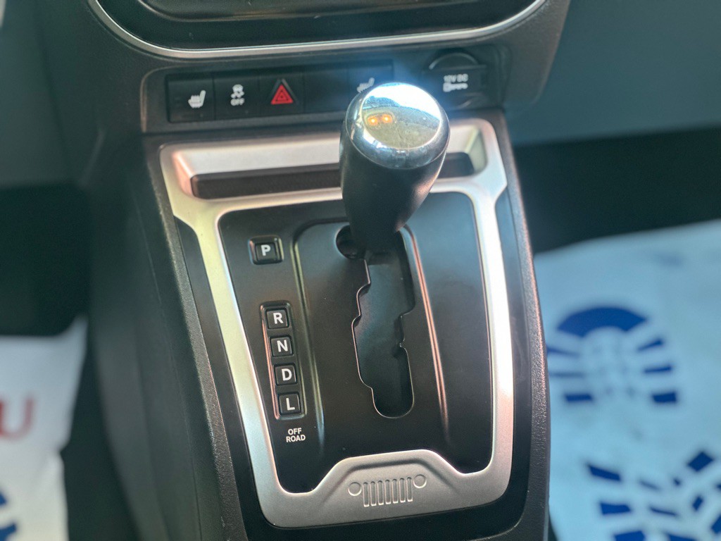 2017 Jeep Compass Image 11