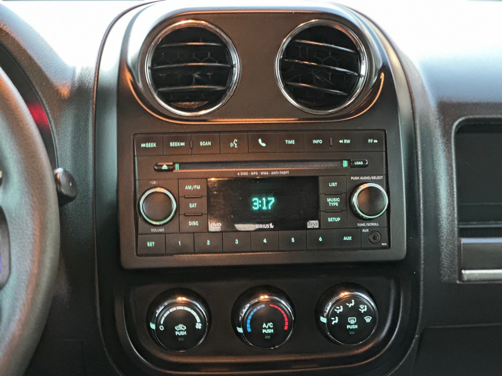 2016 Jeep Patriot Image 12