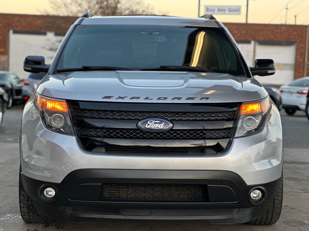 2013 Ford Explorer Image 2