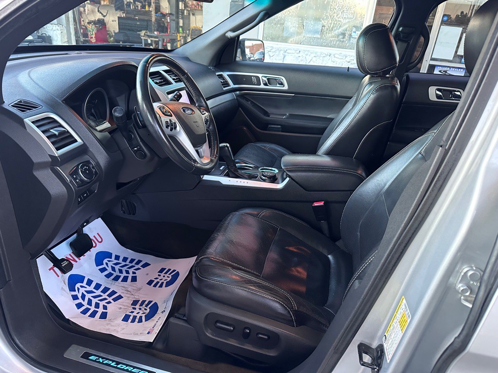 2013 Ford Explorer Image 10