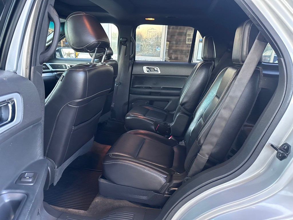 2013 Ford Explorer Image 16
