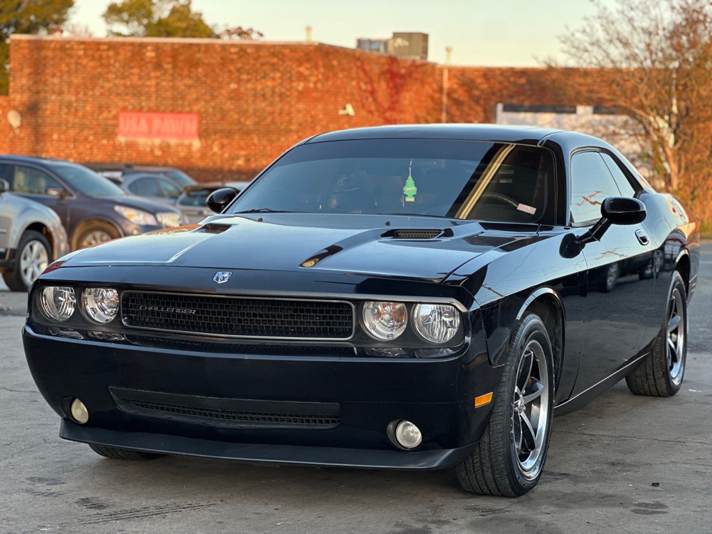 2010 Dodge Challenger Image 3