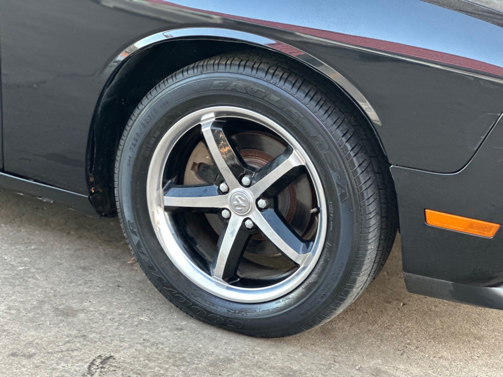 2010 Dodge Challenger Image 4