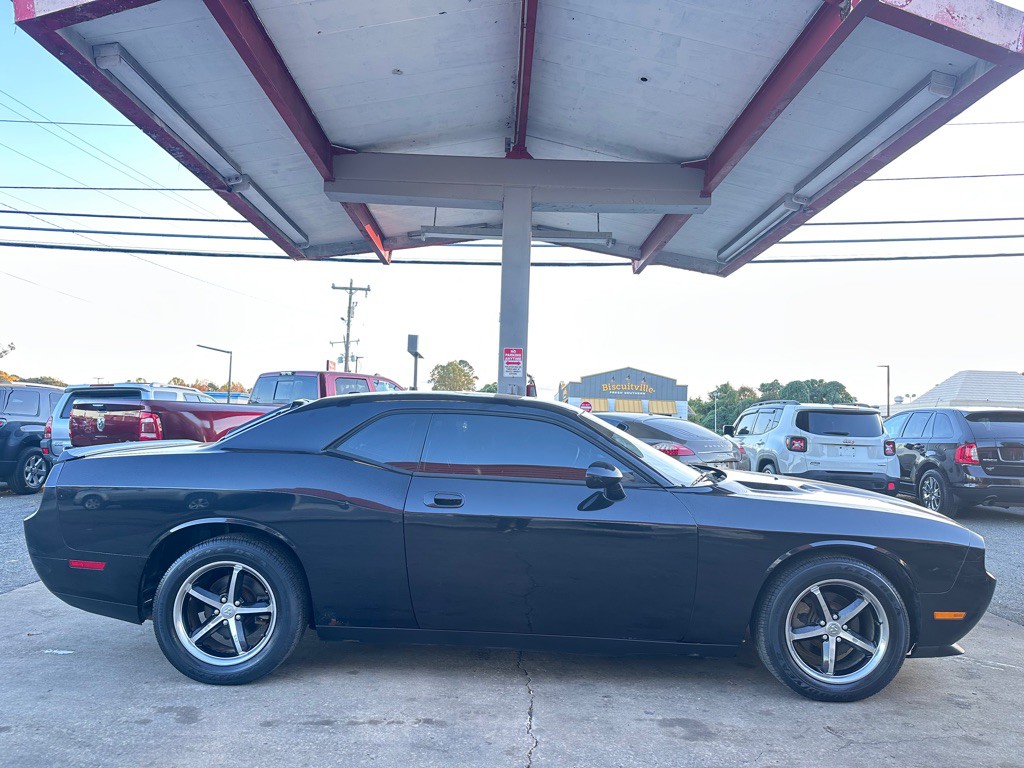 2010 Dodge Challenger Image 5