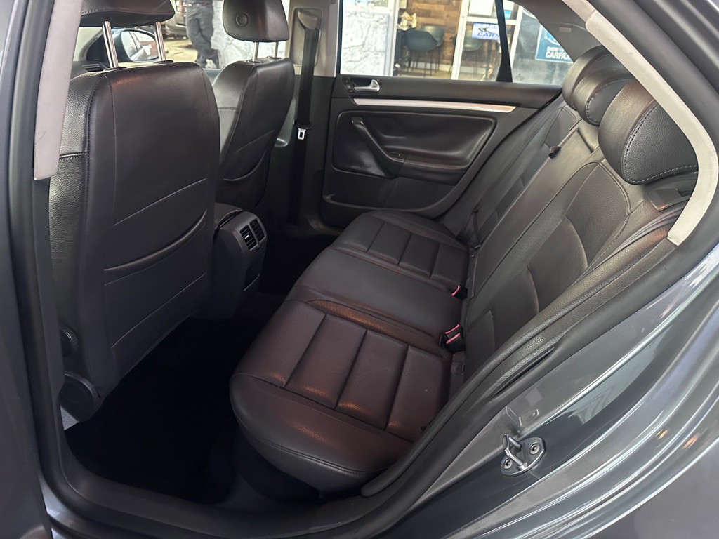 2007 Volkswagen Jetta Image 12
