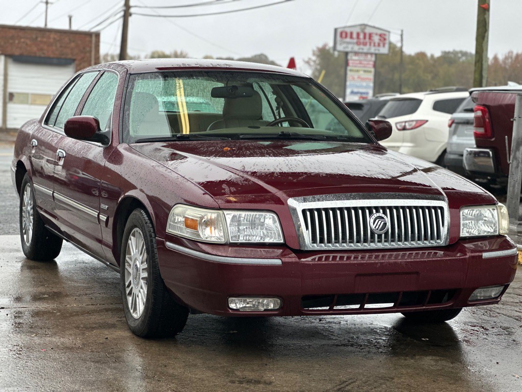 2009 Mercury Grand Marquis Image 1