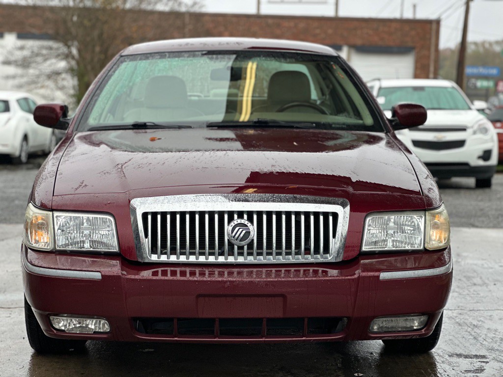2009 Mercury Grand Marquis Image 2