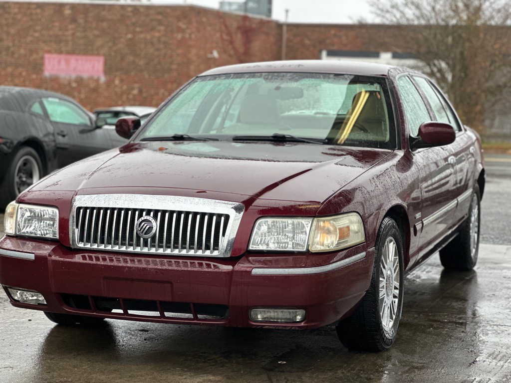 2009 Mercury Grand Marquis Image 3