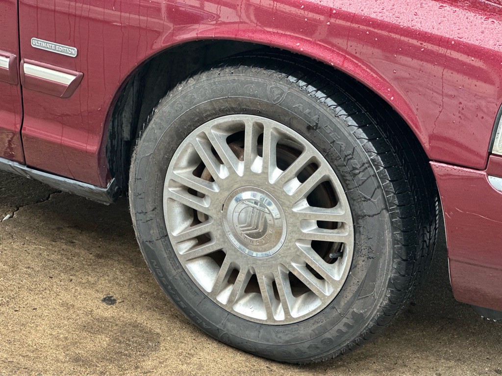 2009 Mercury Grand Marquis Image 4