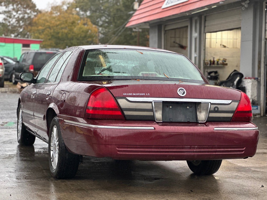 2009 Mercury Grand Marquis Image 9