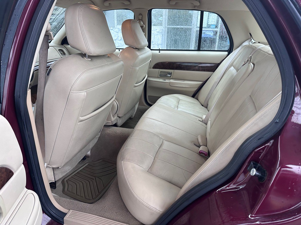 2009 Mercury Grand Marquis Image 16