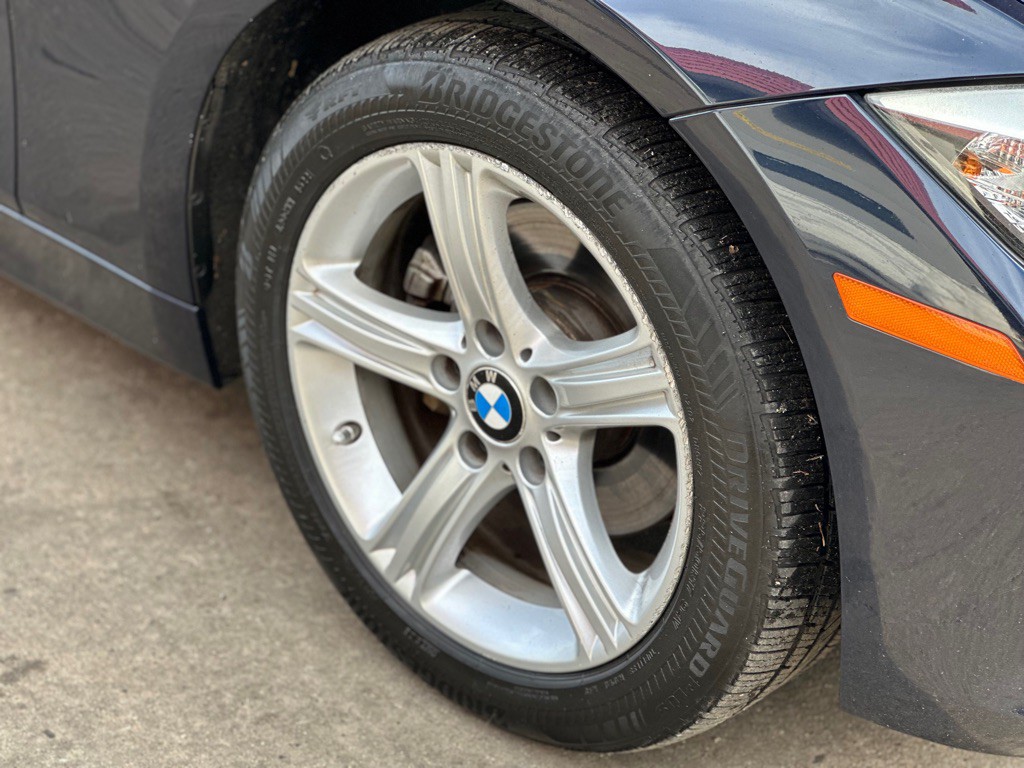 2015 BMW 3 Series Image 5