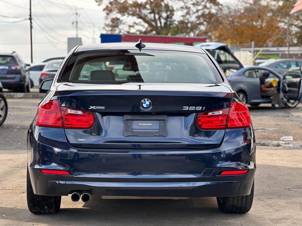 2015 BMW 3 Series Image 7