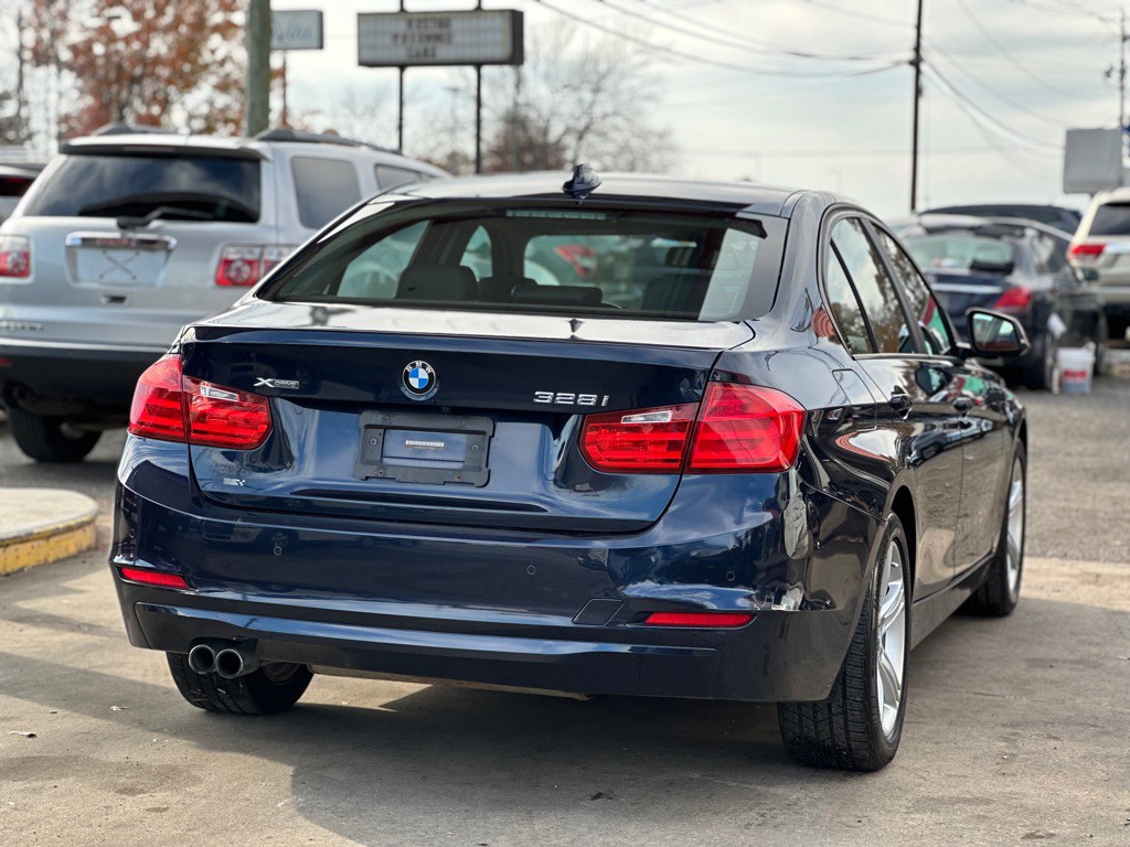 2015 BMW 3 Series Image 8