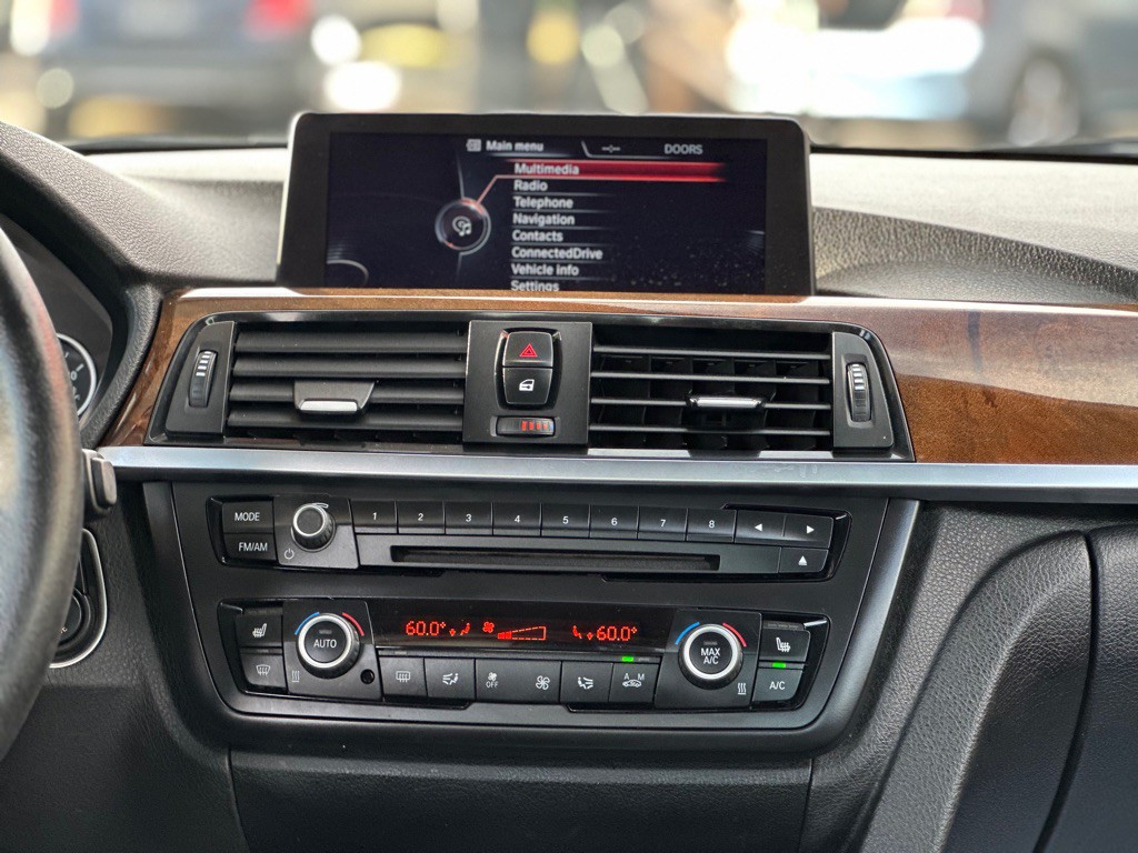 2015 BMW 3 Series Image 10