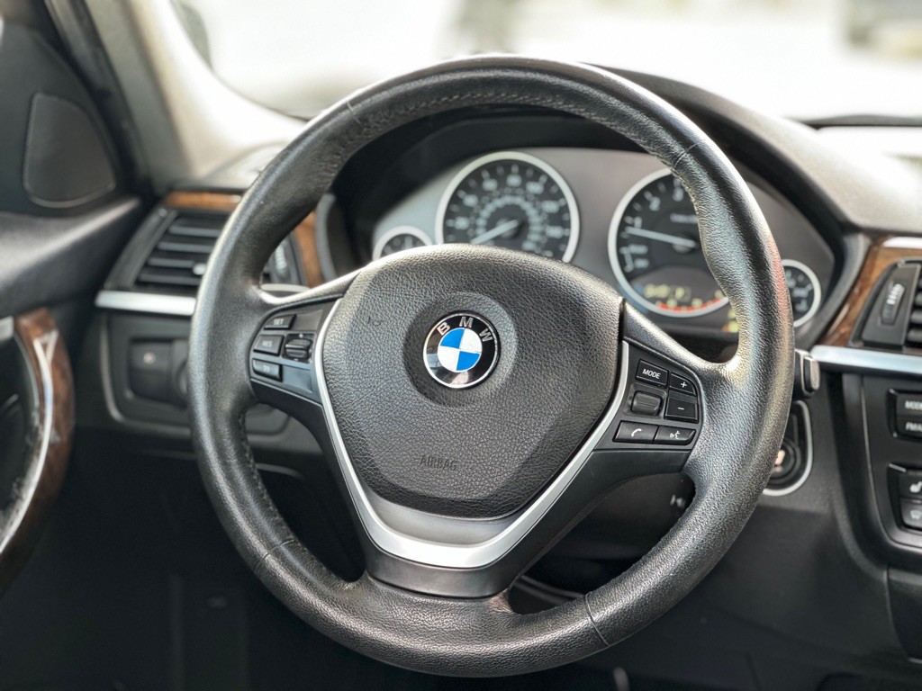 2015 BMW 3 Series Image 13