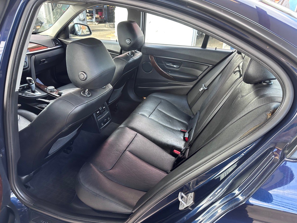 2015 BMW 3 Series Image 18