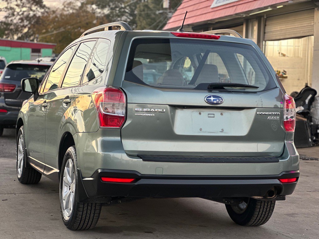 2015 Subaru Forester Image 8