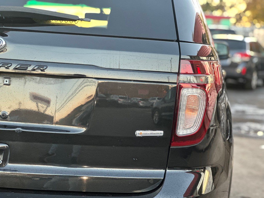 2015 Ford Explorer Image 9