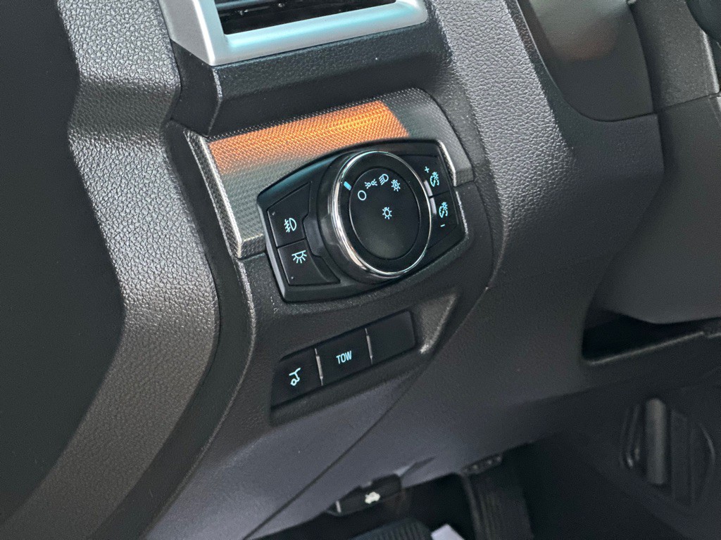 2015 Ford Explorer Image 19