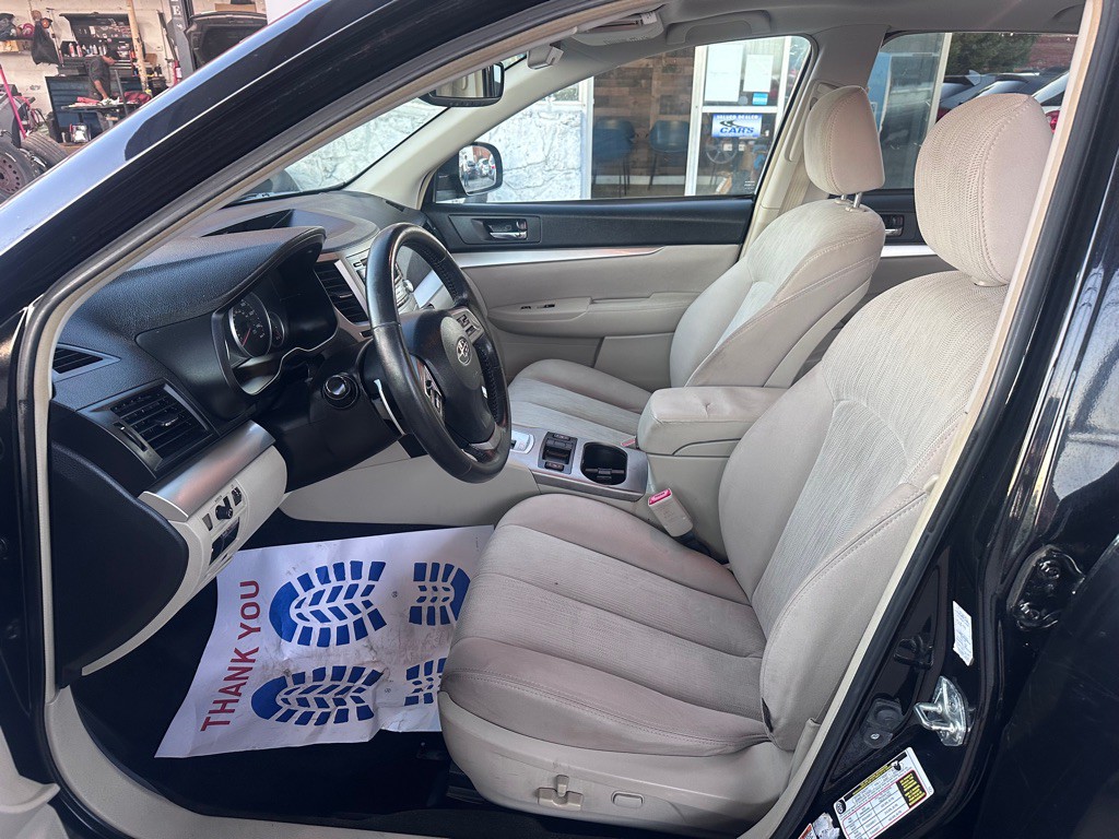2013 Subaru Outback Image 9
