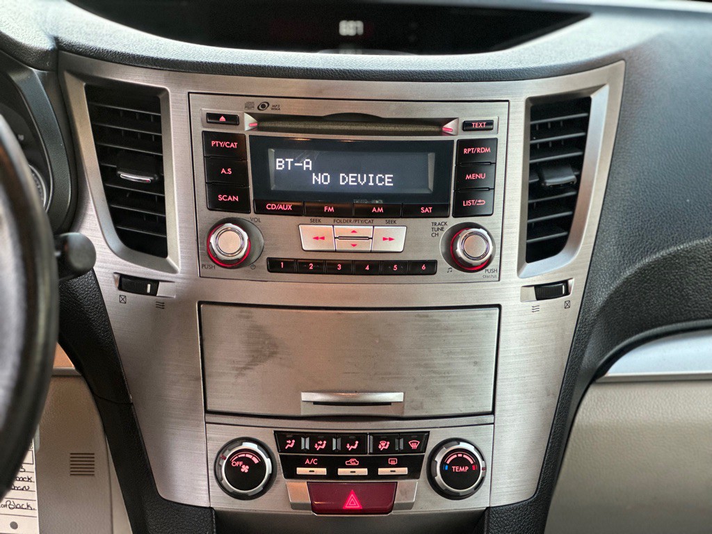 2013 Subaru Outback Image 10