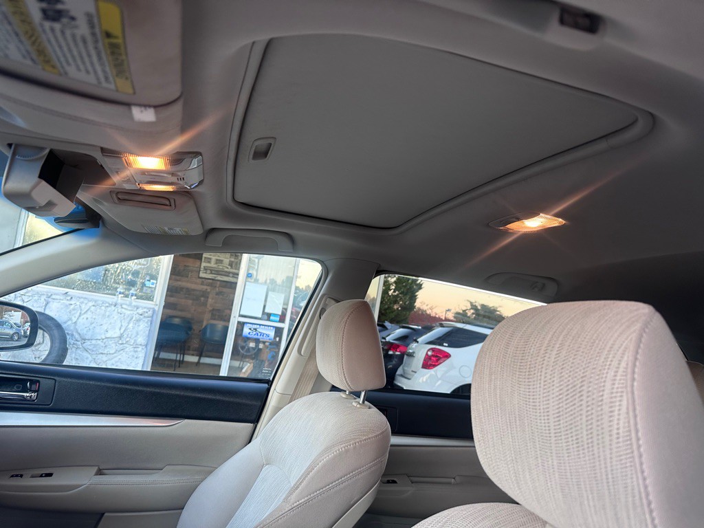 2013 Subaru Outback Image 15