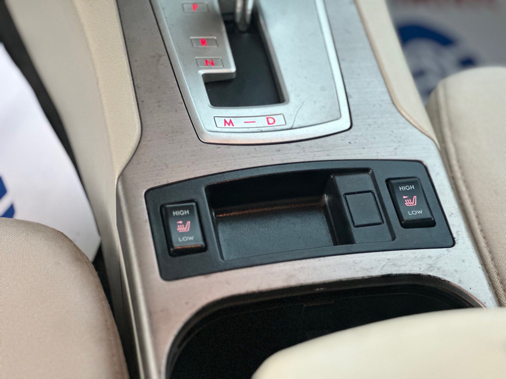 2013 Subaru Outback Image 16