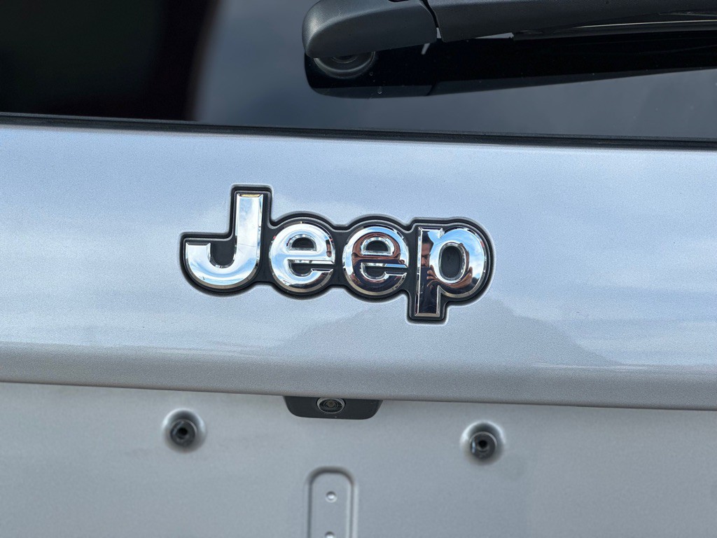 2021 Jeep Cherokee Image 13