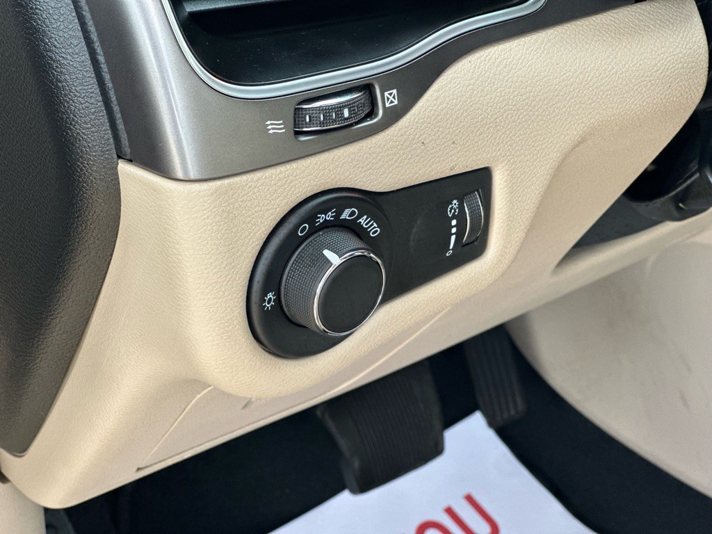 2021 Jeep Cherokee Image 16