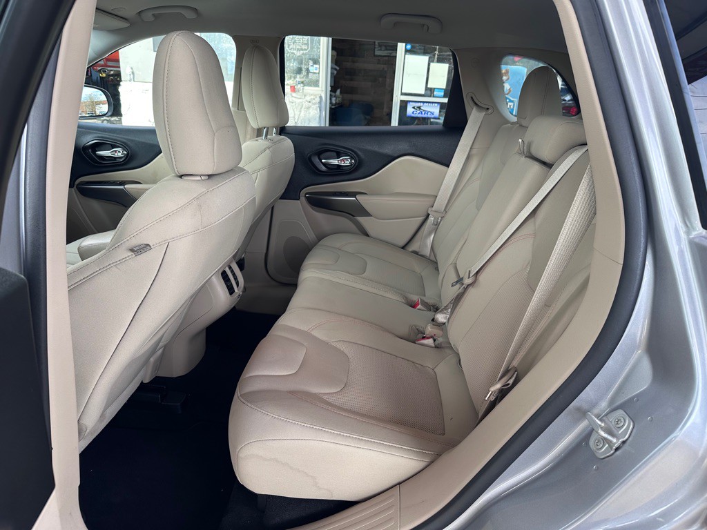 2021 Jeep Cherokee Image 24